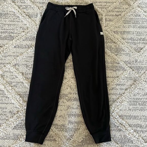 Vuori performance joggers - Picture 1 of 4